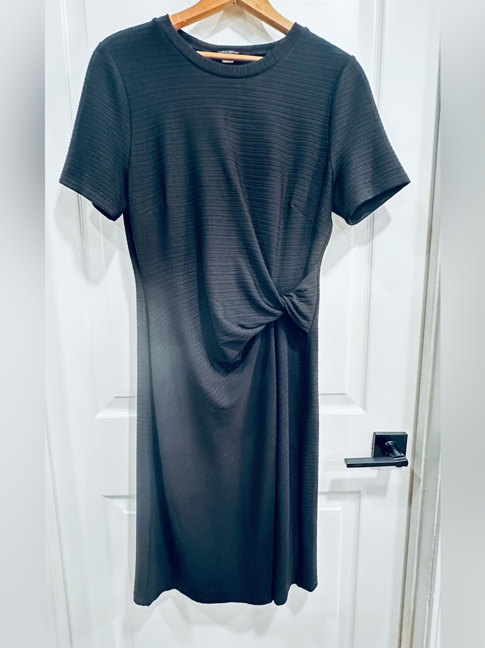 Tommy Hilfiger size 8 Black Short-Sleeve FrontKnot Dress
